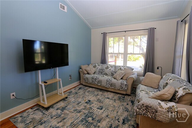 Building Photo - 201 Lovell Ave