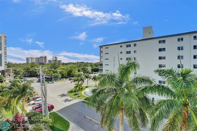 Building Photo - 715 Bayshore Dr