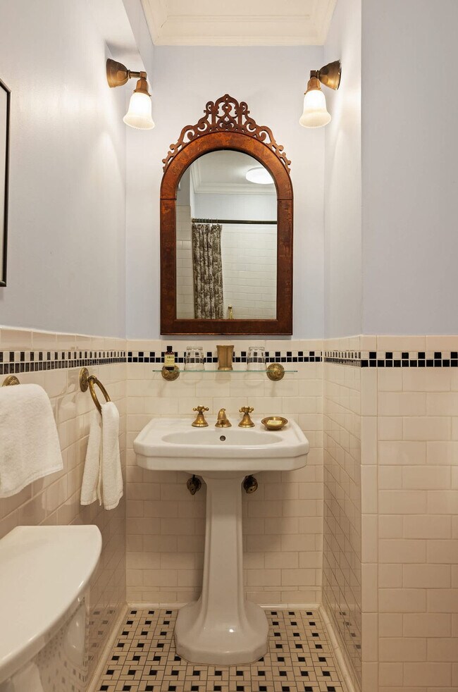 Building Photo - 56 Irving Pl