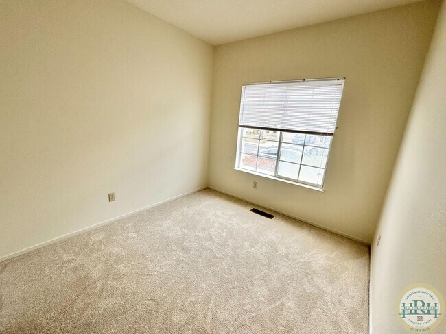 Building Photo - Large 6 BR|3 BA in the coveted Community Of Traditions Belhaven in Daly City With Views Of The Hills