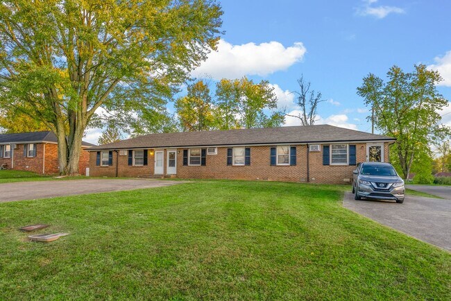 Building Photo - 110 Tandy Dr