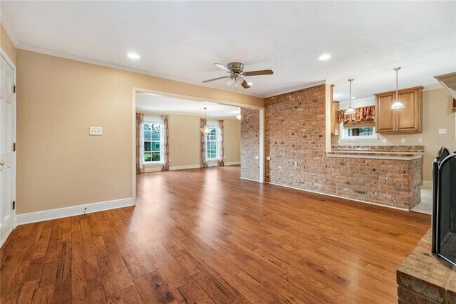 Building Photo - 4713 Ithaca St