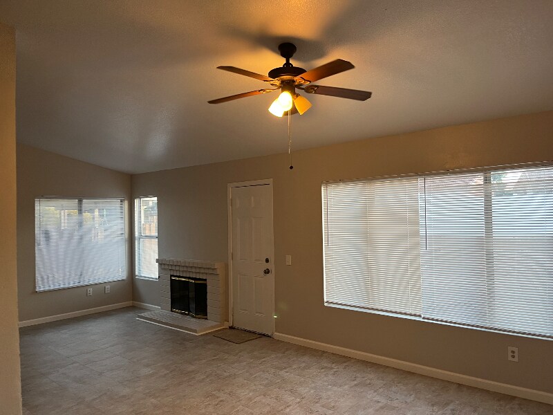 Building Photo - 10679 Villa St