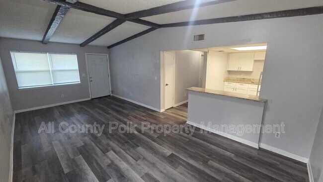 Building Photo - 3039 St Paul Dr