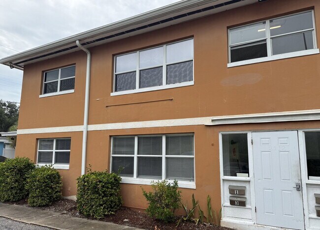 Building Photo - 2112 9th Ave N