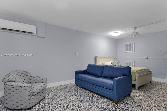 Building Photo - 232 W Seaview Dr