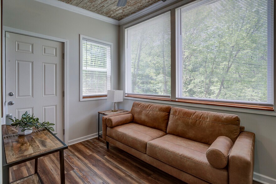 Sunroom - 1730 Clifton Rd