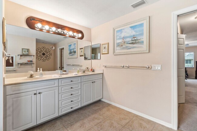 Building Photo - $1,795/month ** Furnished * Annual / Short Term * 3 bed / 2 Bath * Single Family * North Port