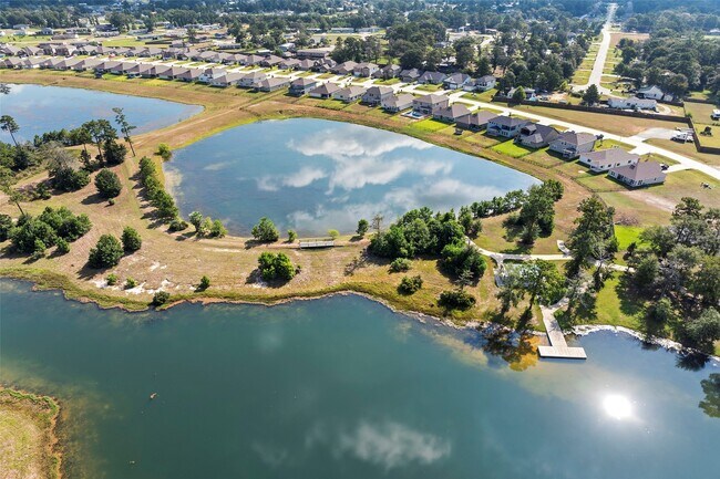 Building Photo - 428 Shoreview Dr