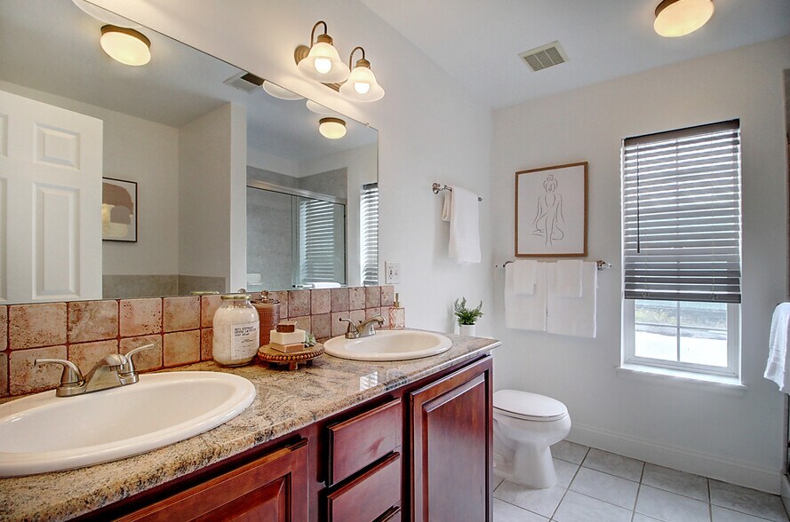 Building Photo - 2077 S Grant St