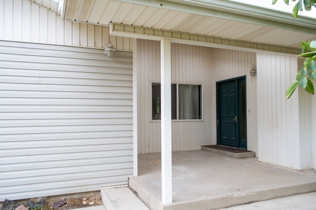 Building Photo - 245 W 500 S