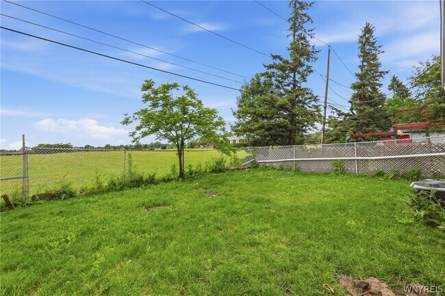 Building Photo - 56 Awood Pl