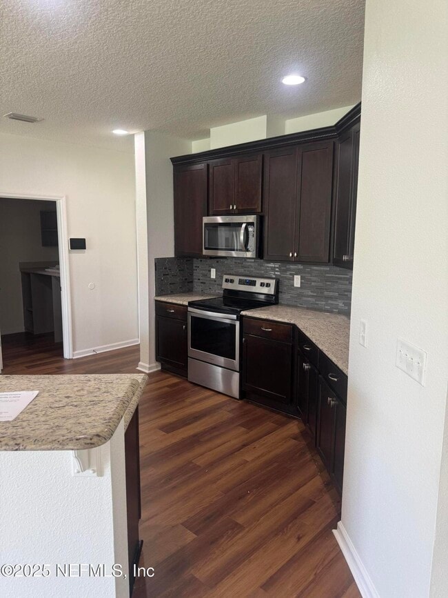 Building Photo - 12248 Woodview Dr