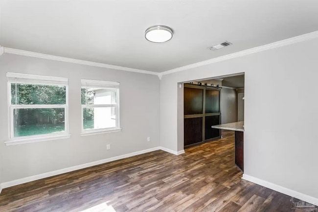 Building Photo - 394 Rosewood Dr