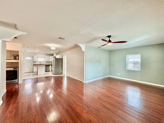 Building Photo - 809 W Hiawatha St