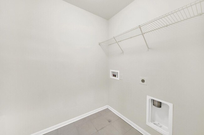 Building Photo - Beautiful Townhome in Indian Land