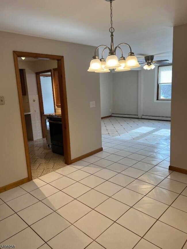 Building Photo - 192 Market St