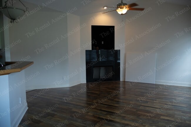 Building Photo - 2206 Desiree St