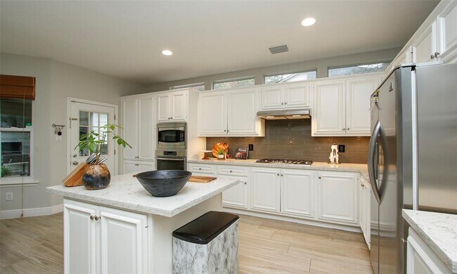 Building Photo - 98 N Cochrans Green Cir