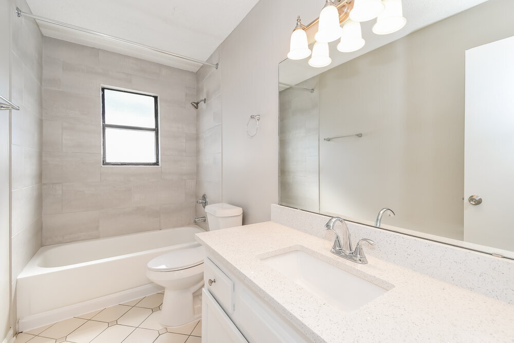 Building Photo - 7969 Amandas Crossing Dr E