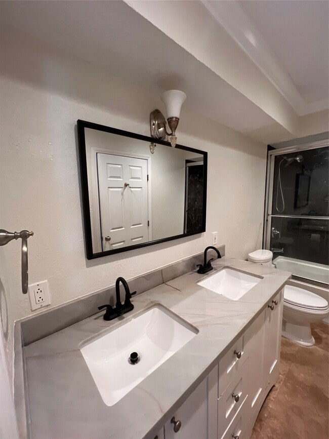 Building Photo - 7714 Renwick Dr