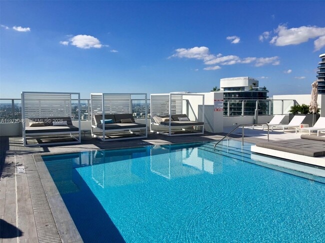 Building Photo - 1010 Brickell Ave