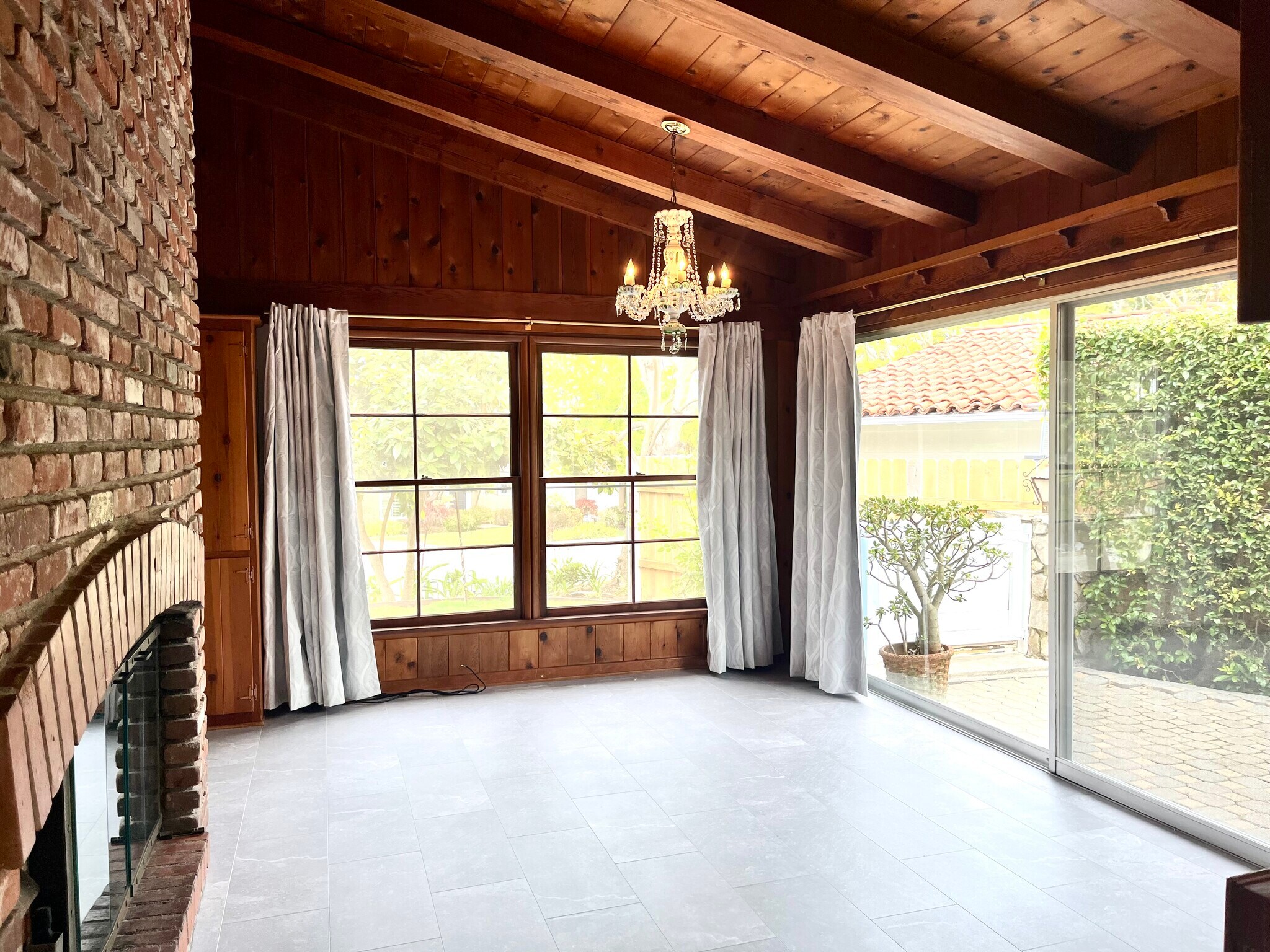 Building Photo - 2548 Via Carrillo