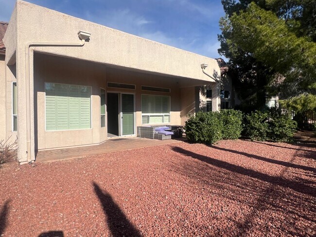 Building Photo - 5745 E Sunset Point Dr