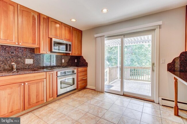 Building Photo - 3809 Great Neck Ct