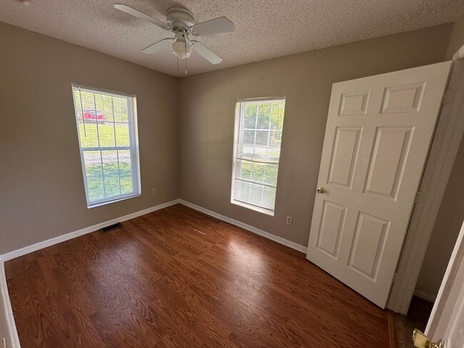 Building Photo - 115 Pindal Rd