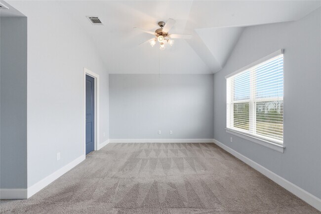 Building Photo - 5941 S Loop E