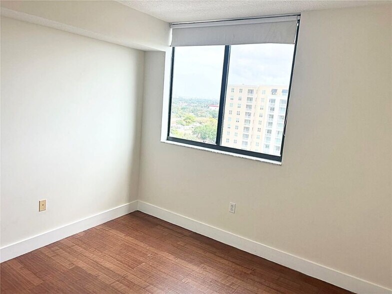 Building Photo - 4242 NW 2nd St