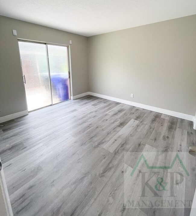 Building Photo - 515 Duchess Ct