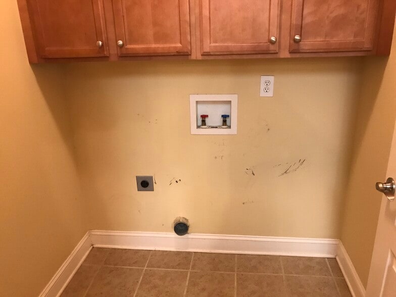 washer/dryer--can be included - 1931 Dante Ln