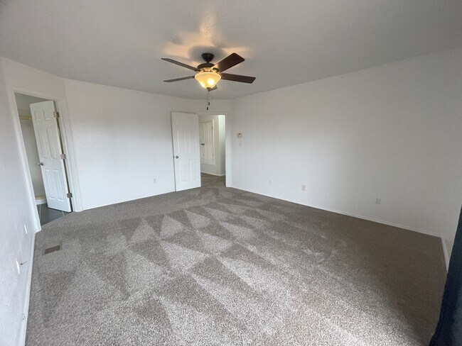 Building Photo - 5555 Mansfield Pl NW