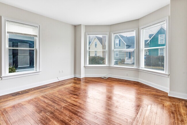 Primary Photo - 105 Atlantic St