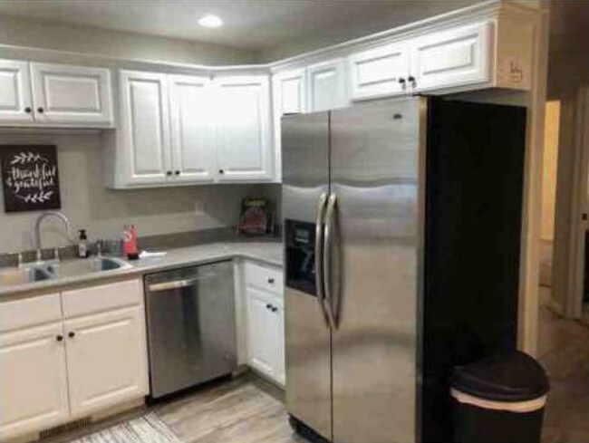 Building Photo - 467 S 2550 W