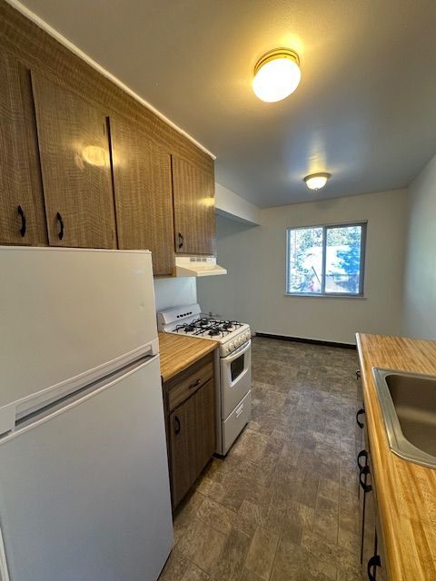 Building Photo - 776 Tallac Apartments