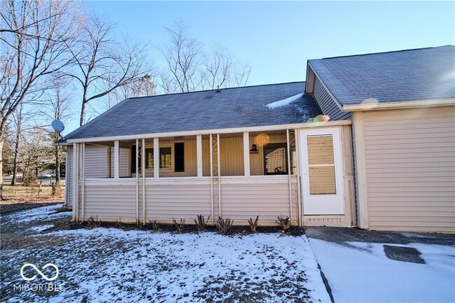 Building Photo - 802 Westridge N Dr