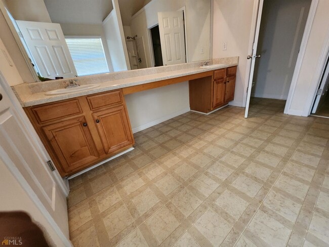 Building Photo - 7130 Cavender Dr SW