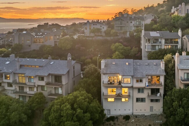 Building Photo - Spacious 4-Story Townhouse with Panoramic ...