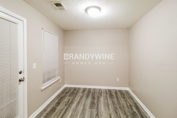 Building Photo - 204 Lossie Ln