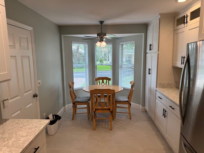 Building Photo - 509 Loma Paseo Dr