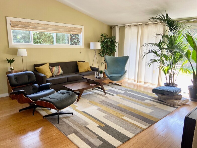 Building Photo - 2573 Oxford Lane