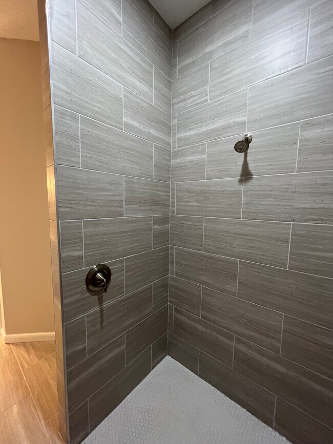 Building Photo - 1025 Jupiter Loop