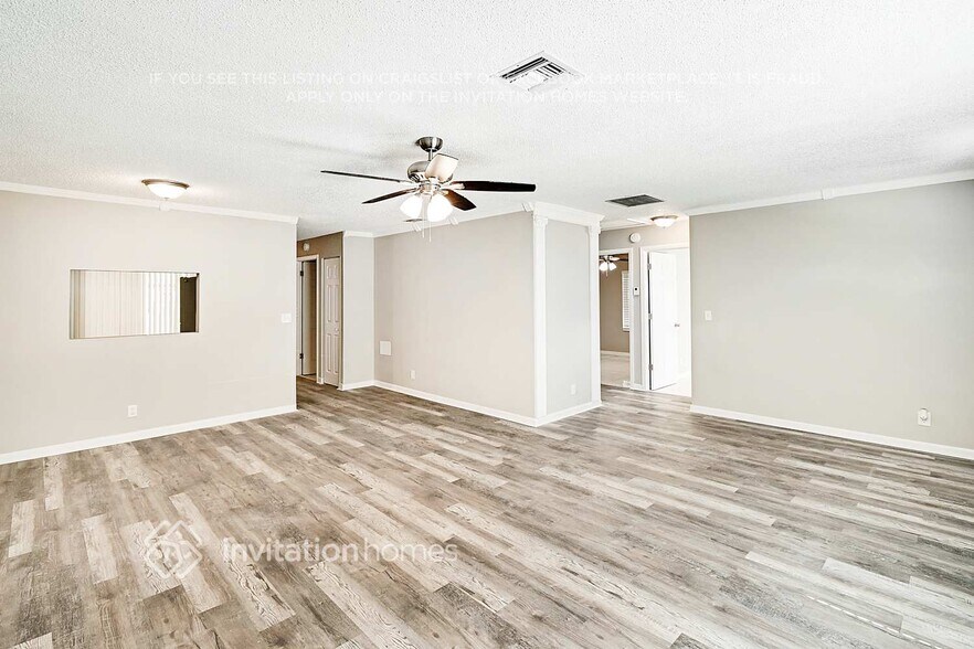 Building Photo - 5825 Ithaca Cir W