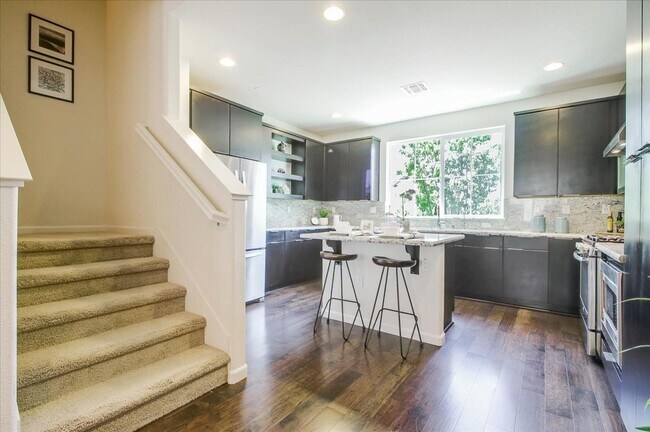 Building Photo - 890 White Moonstone Loop