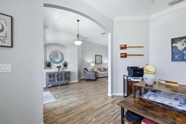 Building Photo - 4617 Egmont Dr