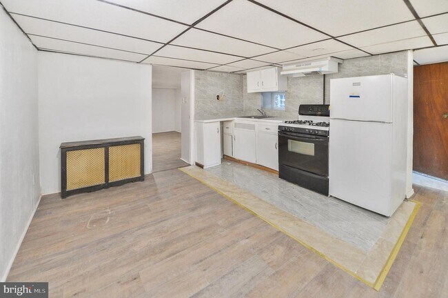 Building Photo - 217 S 47th St