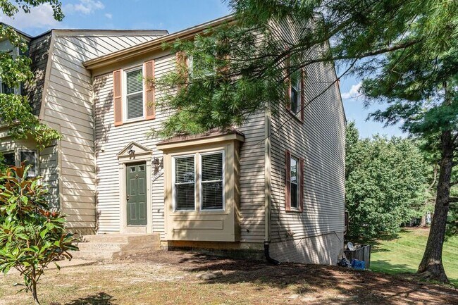 Building Photo - 10701 Houck Dr